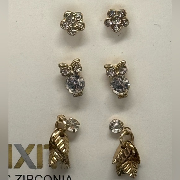 Box Set 6 Pairs Gold Tone Post Earrings Butterfly - Picture 4 of 6